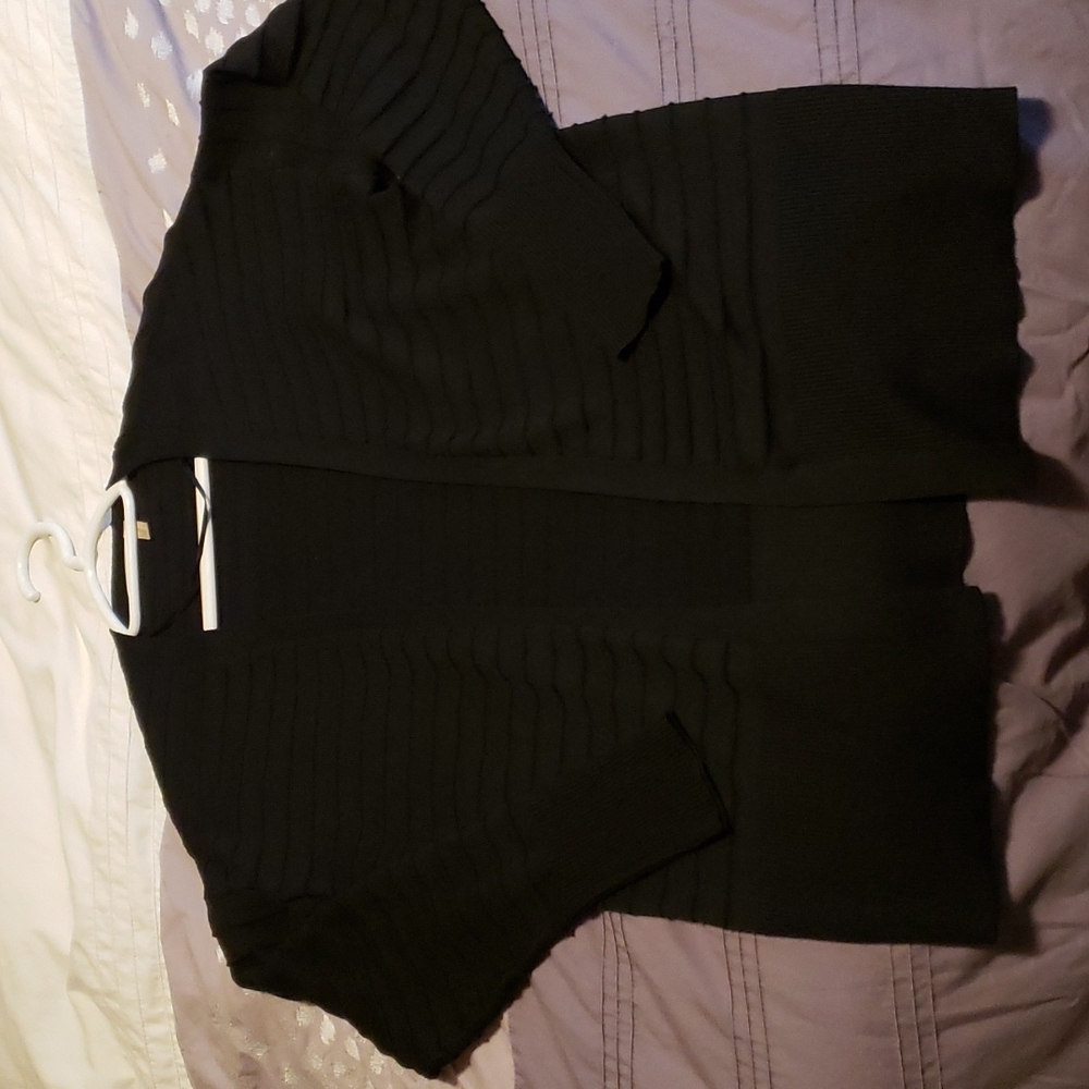 Long sleeve black cardigan Soyaconcept. Excellent quality. Like new.